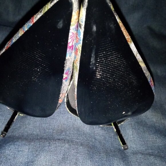 The AZALEA WANG " FLORAL FRANCE' " FLOWER PRINT FOLD OVER BOOTIE ( BRAND NEW !! - Picture 7 of 7